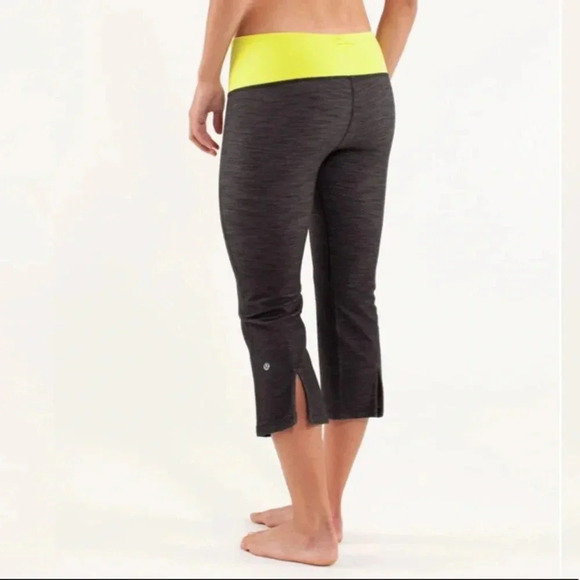 Lululemon gather and crow crops denim - Picture 2 of 13